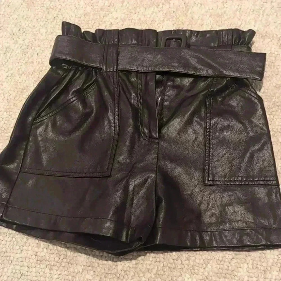 Line and dot faux leather high waisted shorts - Picture 11 of 12